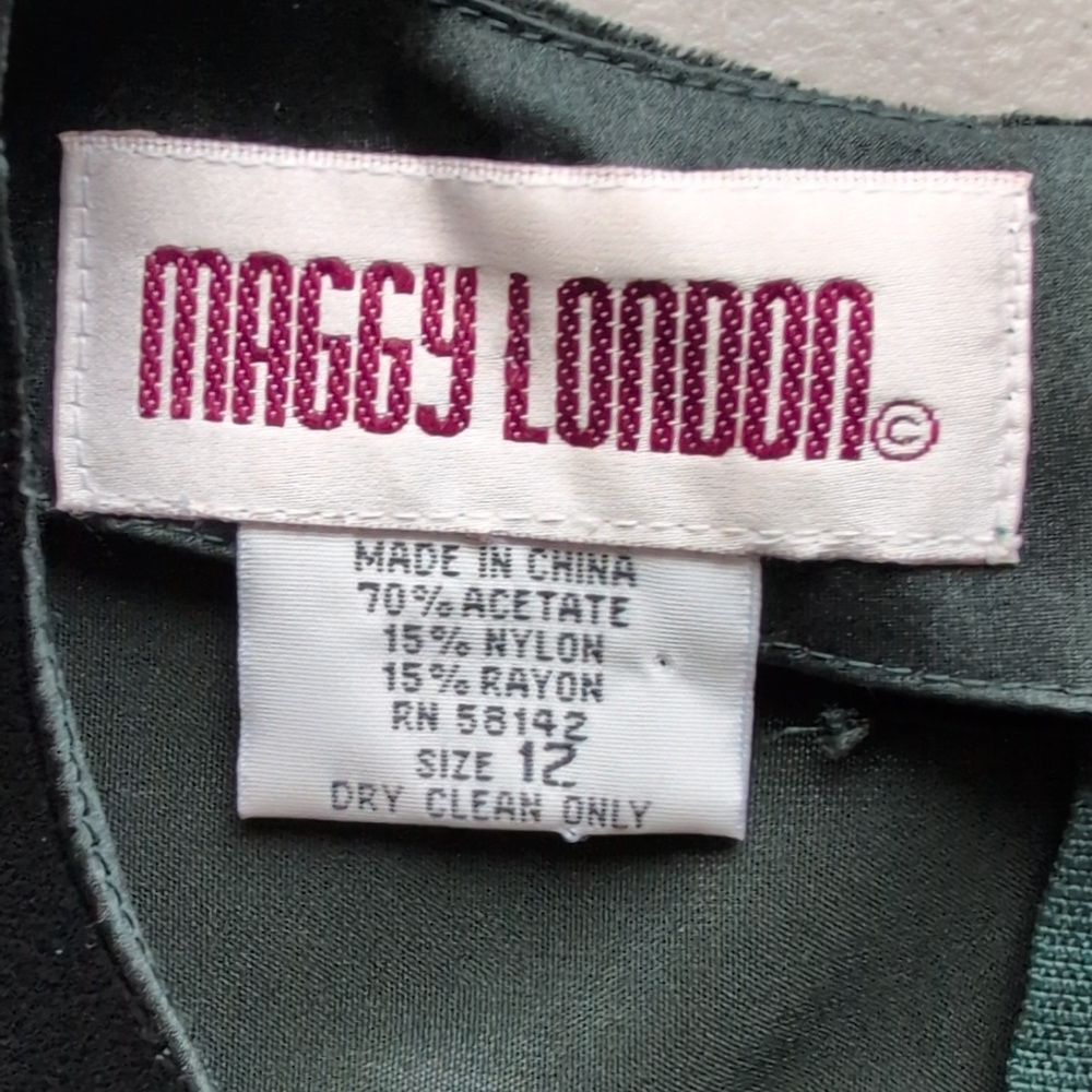 Vintage Maggy London green Velvet Tiered Dress size 12 Long Sleeves - Picture 4 of 10